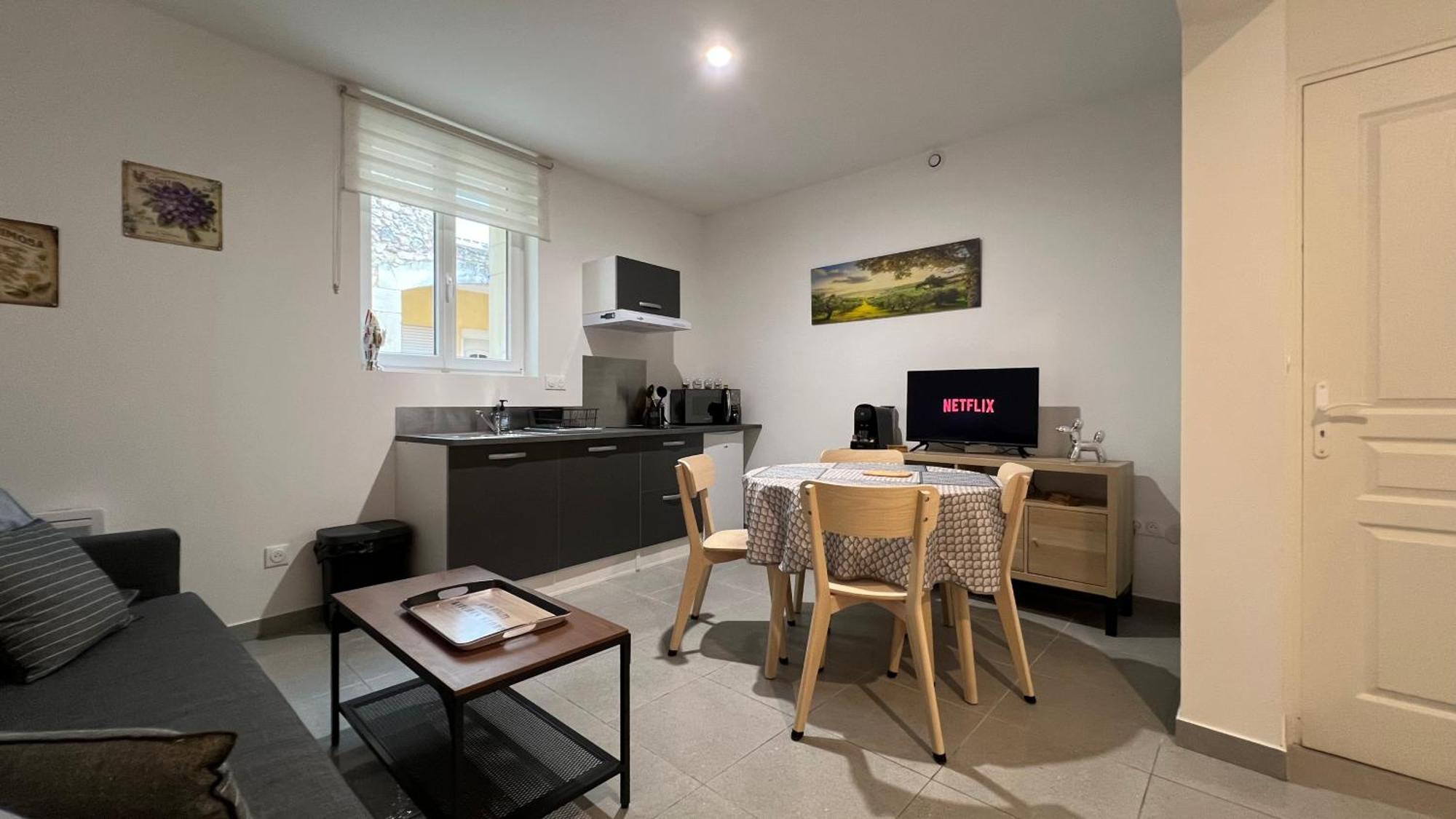 Fenix Appartement T2 40 M2 Cosy Rdc Plein Centre Ville Pierrelatte Exterior foto